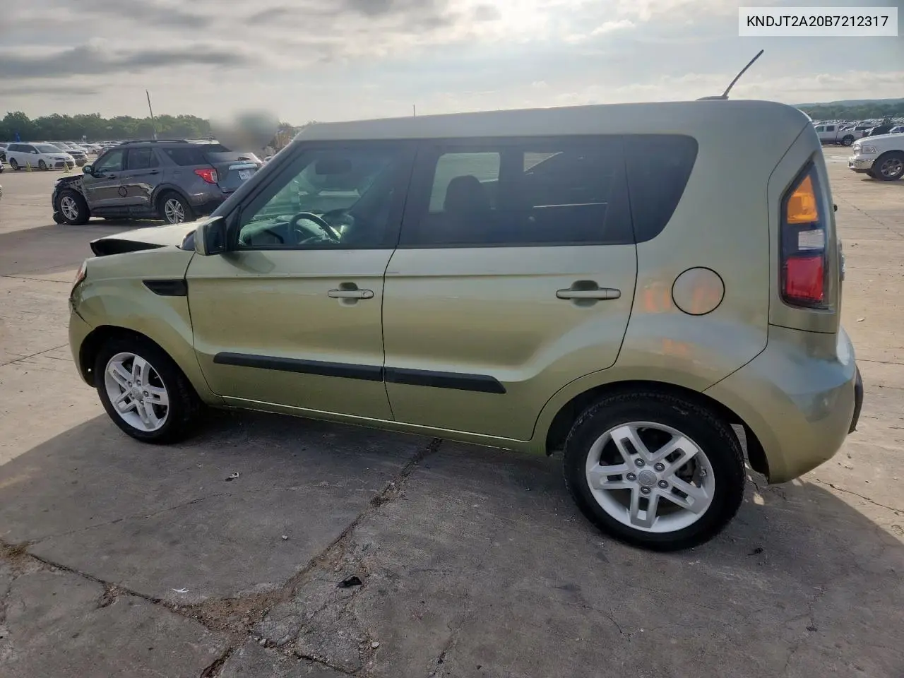 2011 Kia Soul + VIN: KNDJT2A20B7212317 Lot: 62645555