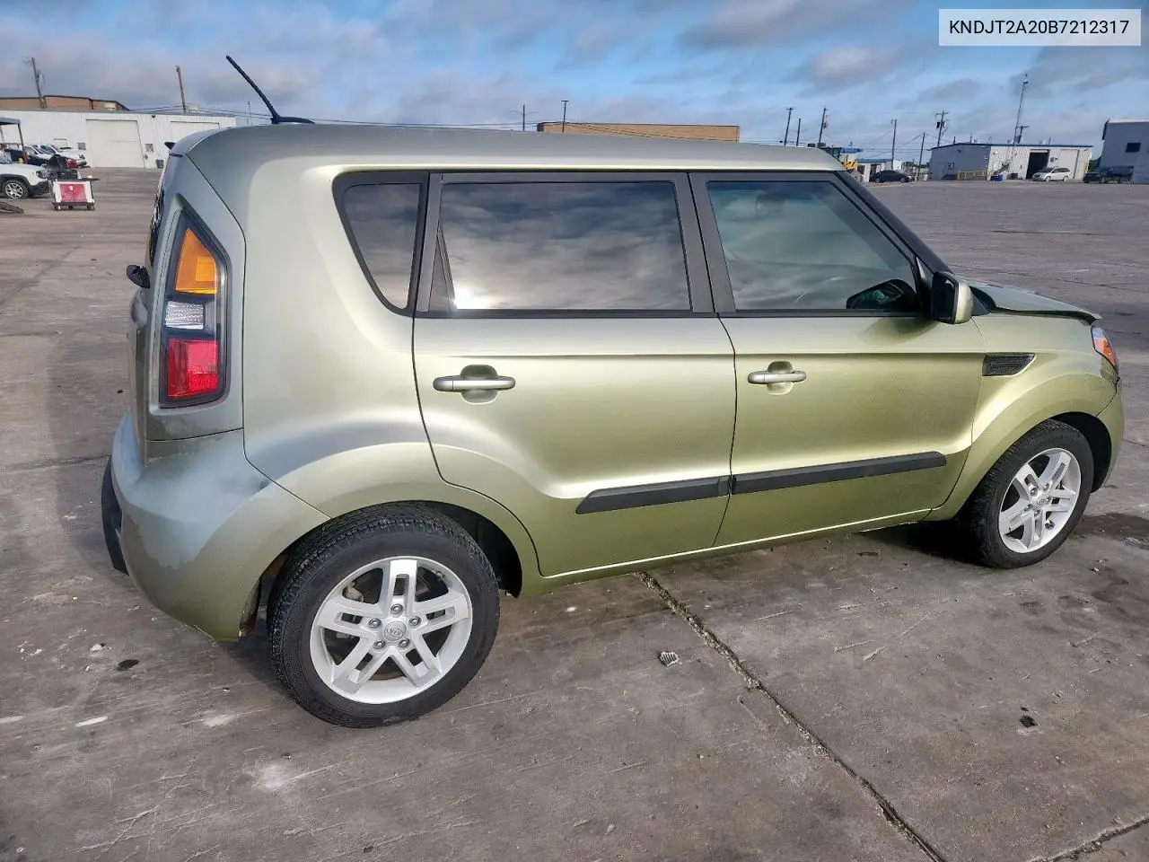 2011 Kia Soul + VIN: KNDJT2A20B7212317 Lot: 62645555