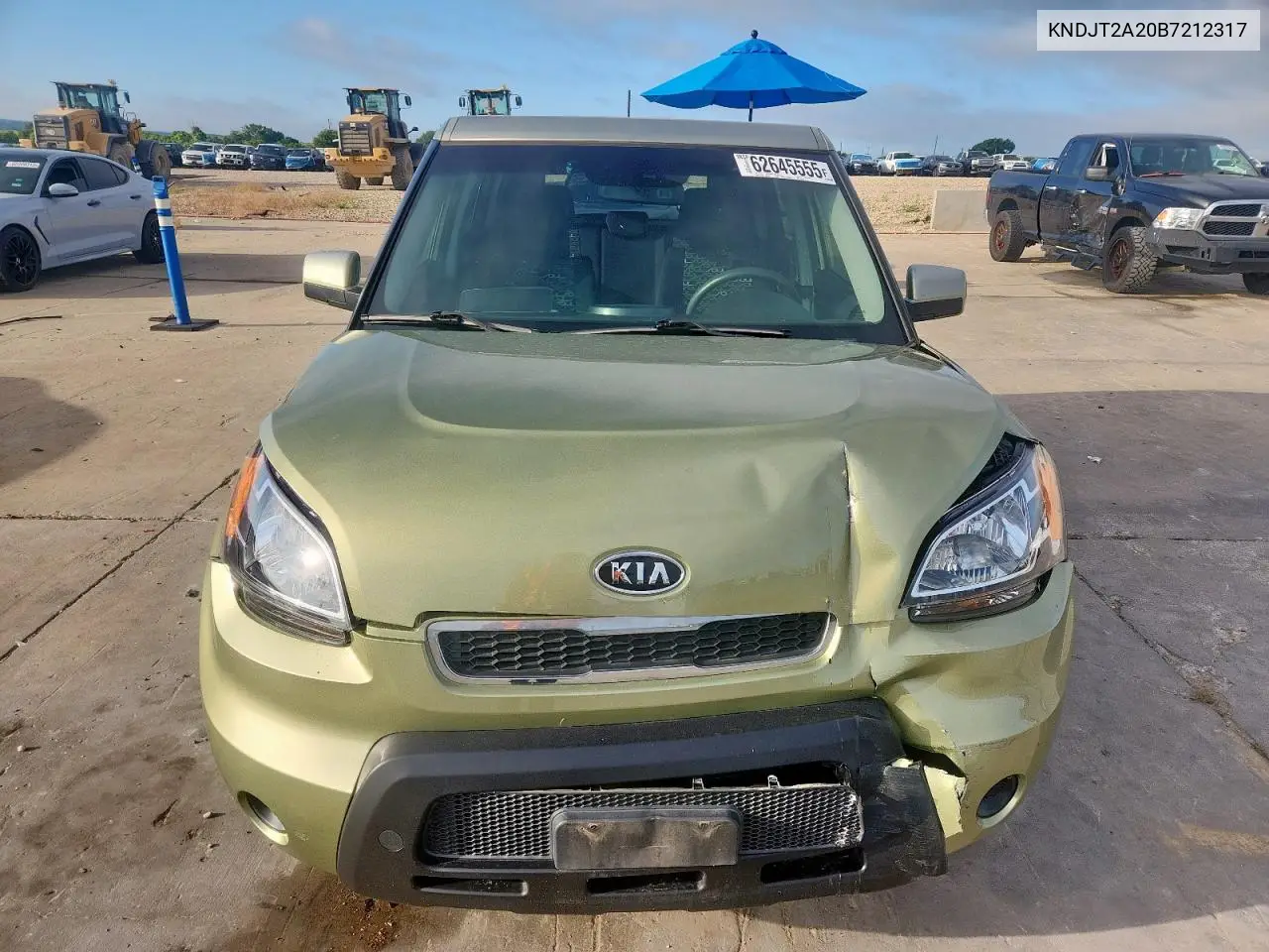 2011 Kia Soul + VIN: KNDJT2A20B7212317 Lot: 62645555