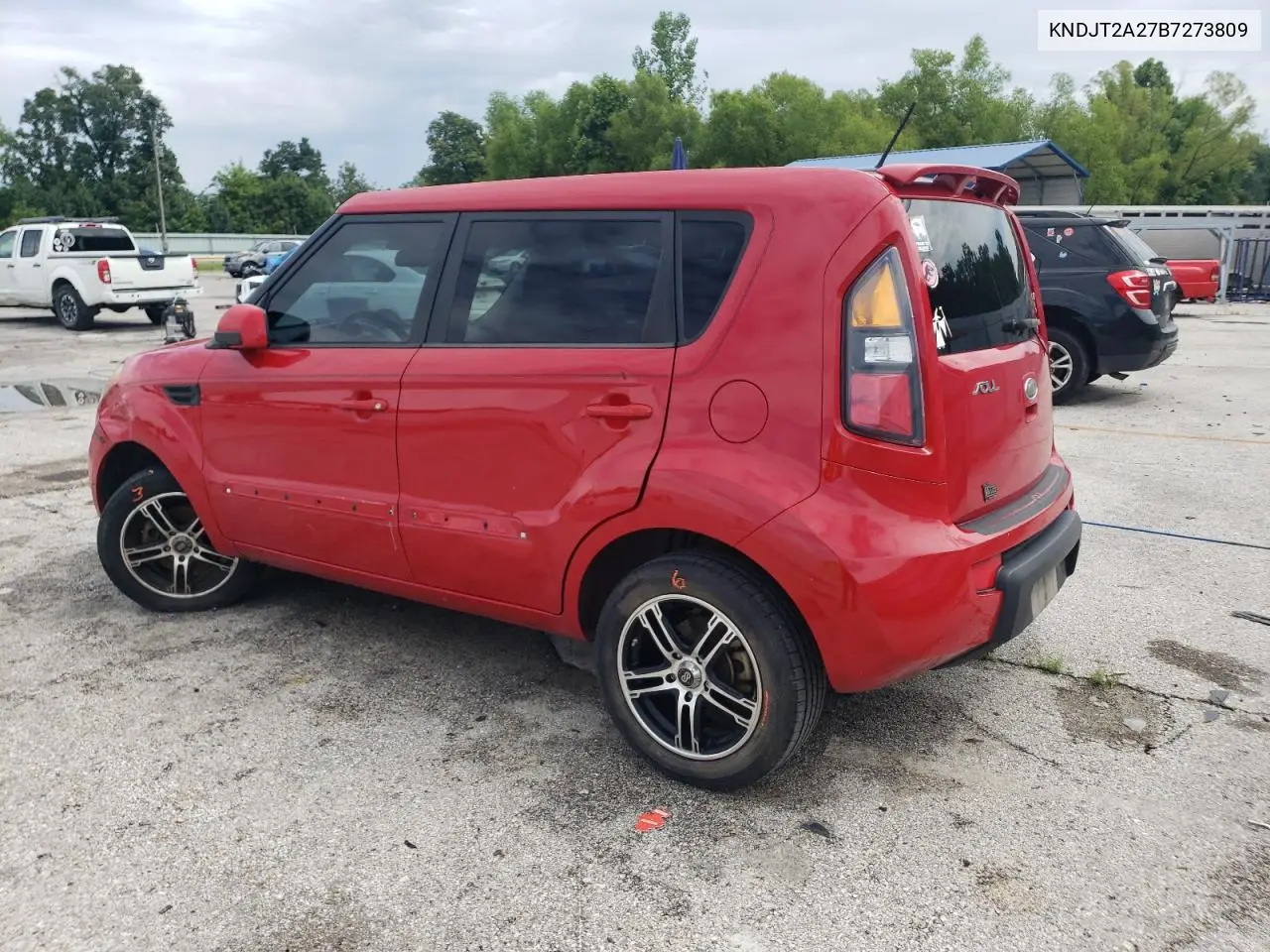 2011 Kia Soul + VIN: KNDJT2A27B7273809 Lot: 62750135