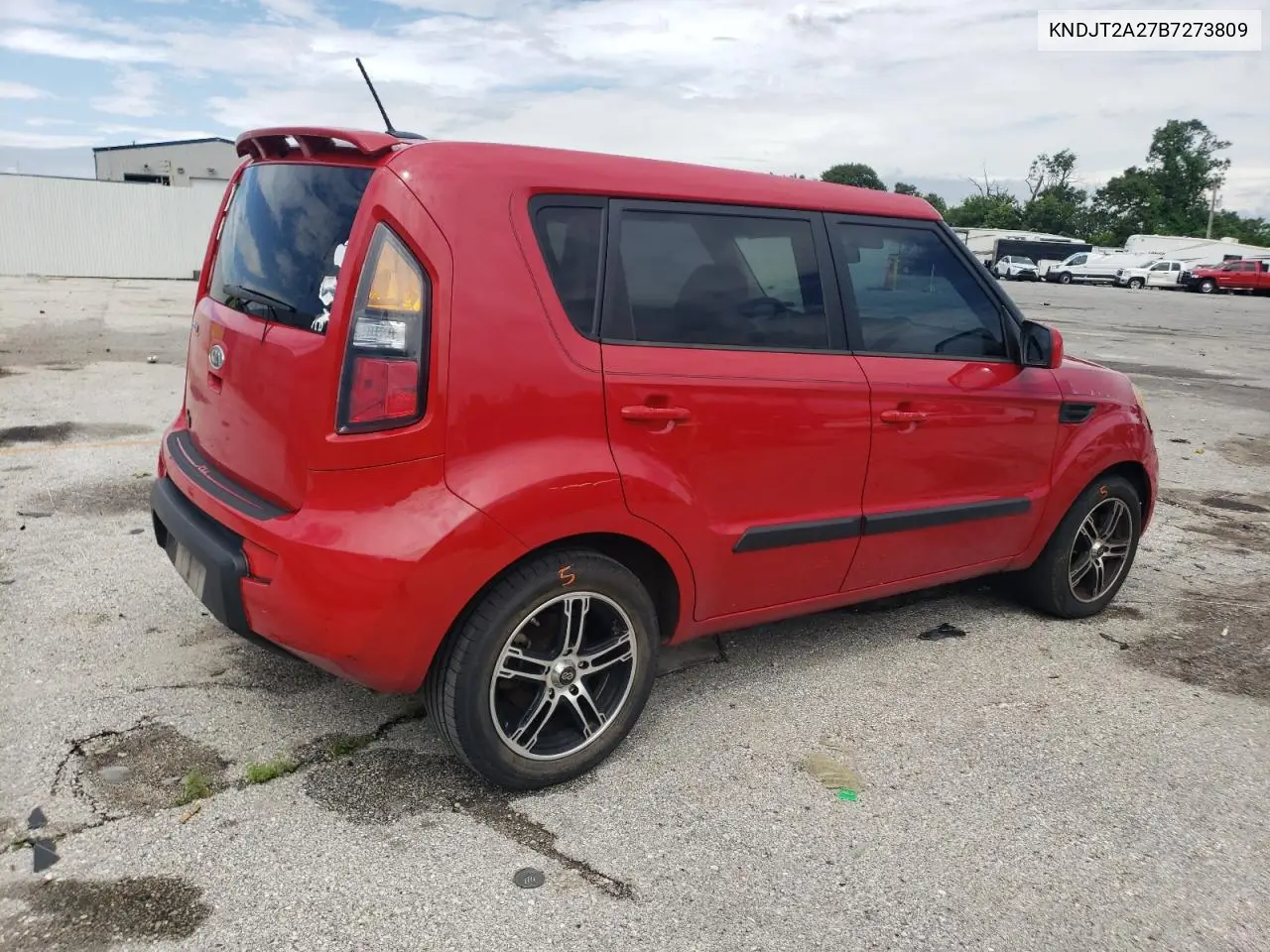 2011 Kia Soul + VIN: KNDJT2A27B7273809 Lot: 62750135