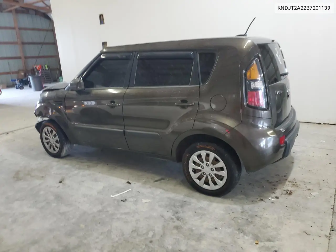2011 Kia Soul + VIN: KNDJT2A22B7201139 Lot: 62880845