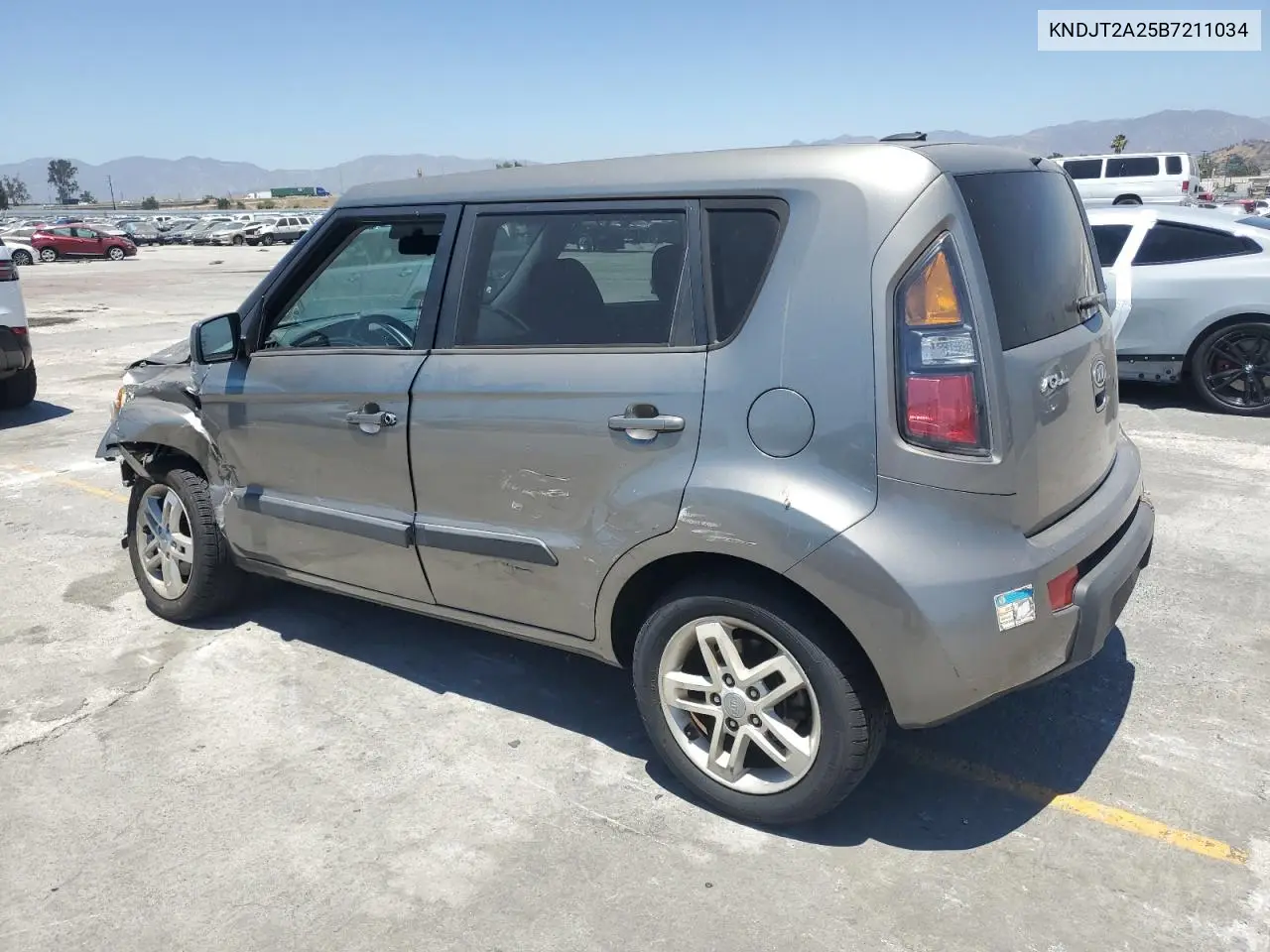 2011 Kia Soul + VIN: KNDJT2A25B7211034 Lot: 62954275