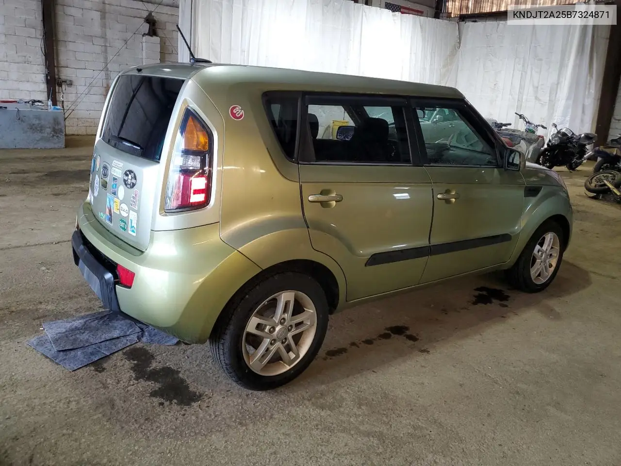 2011 Kia Soul + VIN: KNDJT2A25B7324871 Lot: 63000515