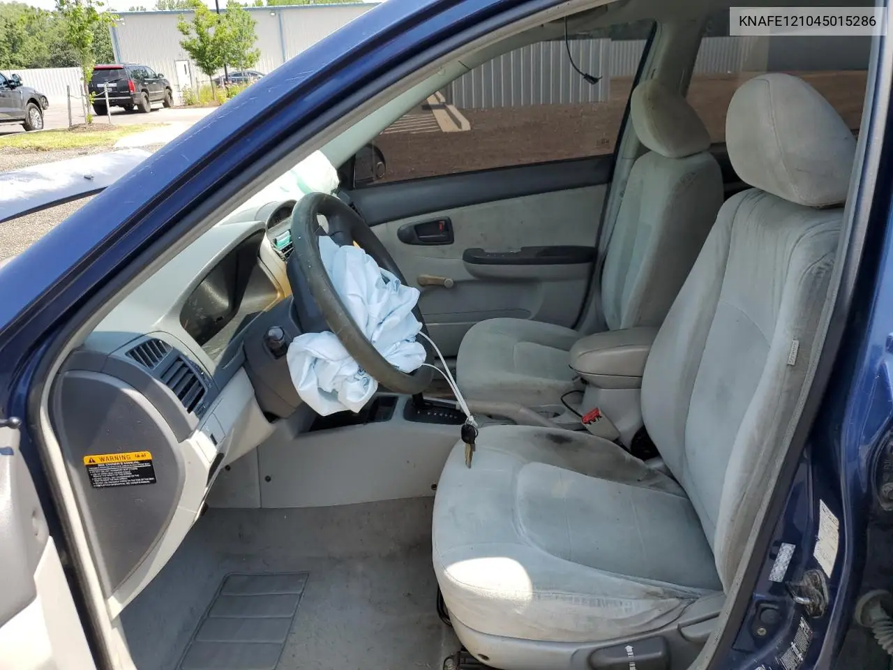 2004 Kia Spectra Lx VIN: KNAFE121045015286 Lot: 62996985