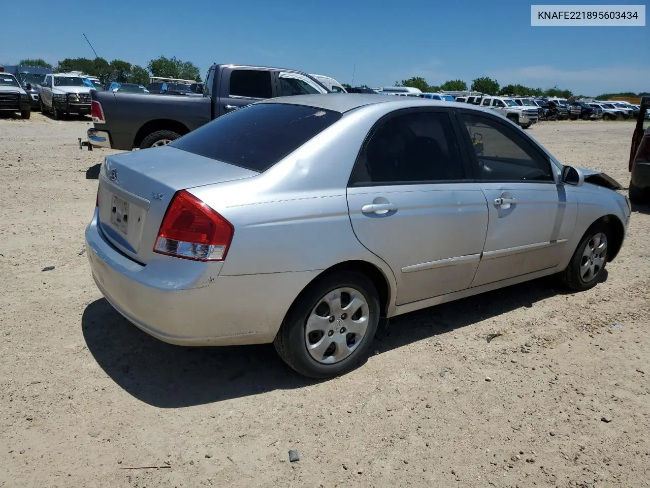 2005 Kia Spectra Ex VIN: KNAFE221895603434 Lot: 56798675