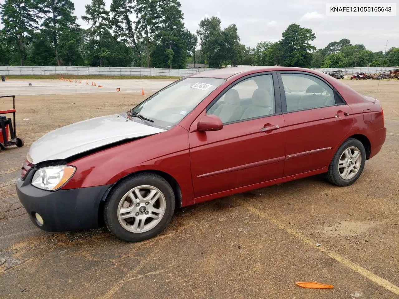 2005 Kia Spectra Lx VIN: KNAFE121055165643 Lot: 63760345
