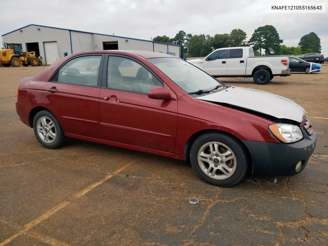 2005 Kia Spectra Lx VIN: KNAFE121055165643 Lot: 63760345