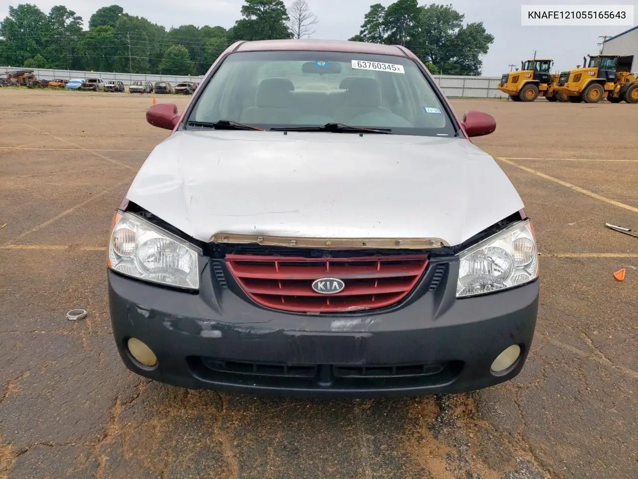 2005 Kia Spectra Lx VIN: KNAFE121055165643 Lot: 63760345