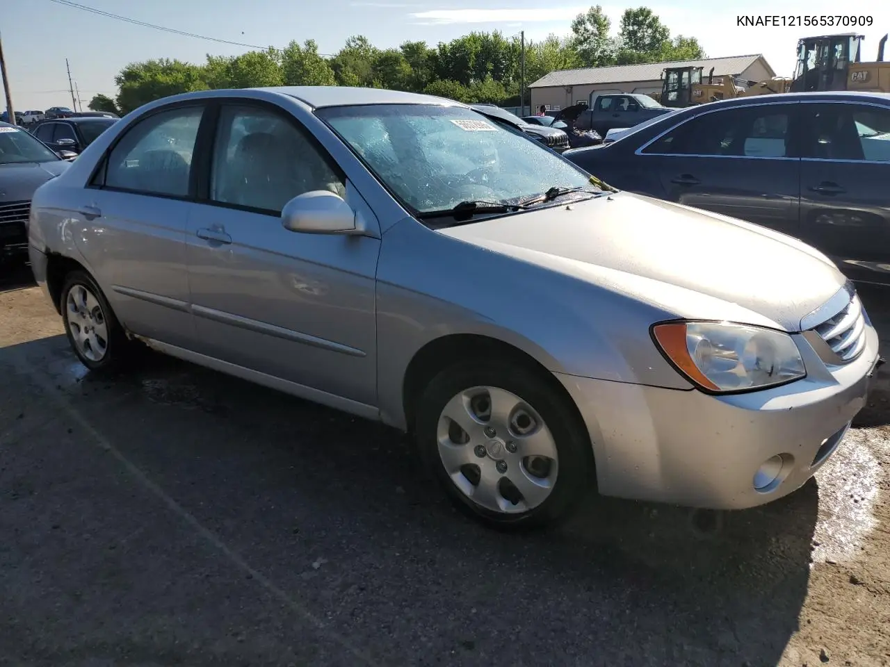 2006 Kia Spectra Lx VIN: KNAFE121565370909 Lot: 56572995