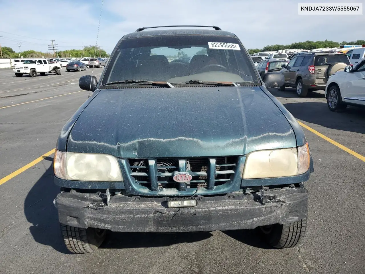 1998 Kia Sportage VIN: KNDJA7233W5555067 Lot: 62295655