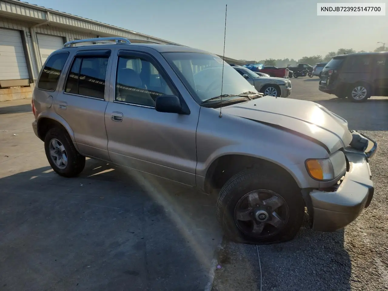 2002 Kia Sportage VIN: KNDJB723925147700 Lot: 62453525