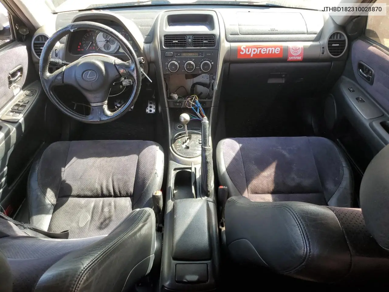 2001 Lexus Is 300 VIN: JTHBD182310028870 Lot: 52650275