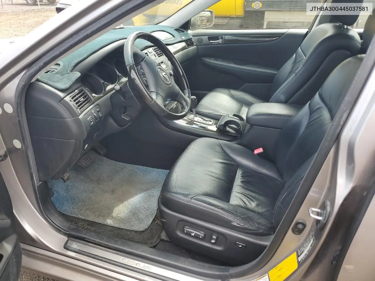 2004 Lexus Es 330 VIN: JTHBA30G445037581 Lot: 56790305