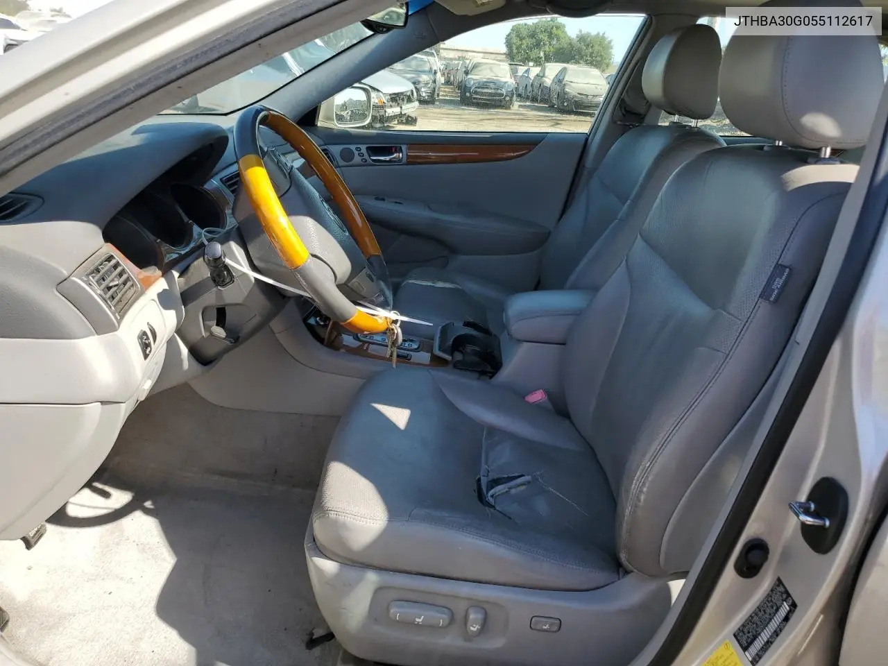 2005 Lexus Es 330 VIN: JTHBA30G055112617 Lot: 60731255