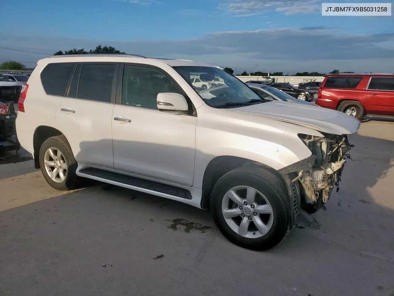 2011 Lexus Gx 460 VIN: JTJBM7FX9B5031258 Lot: 61772495