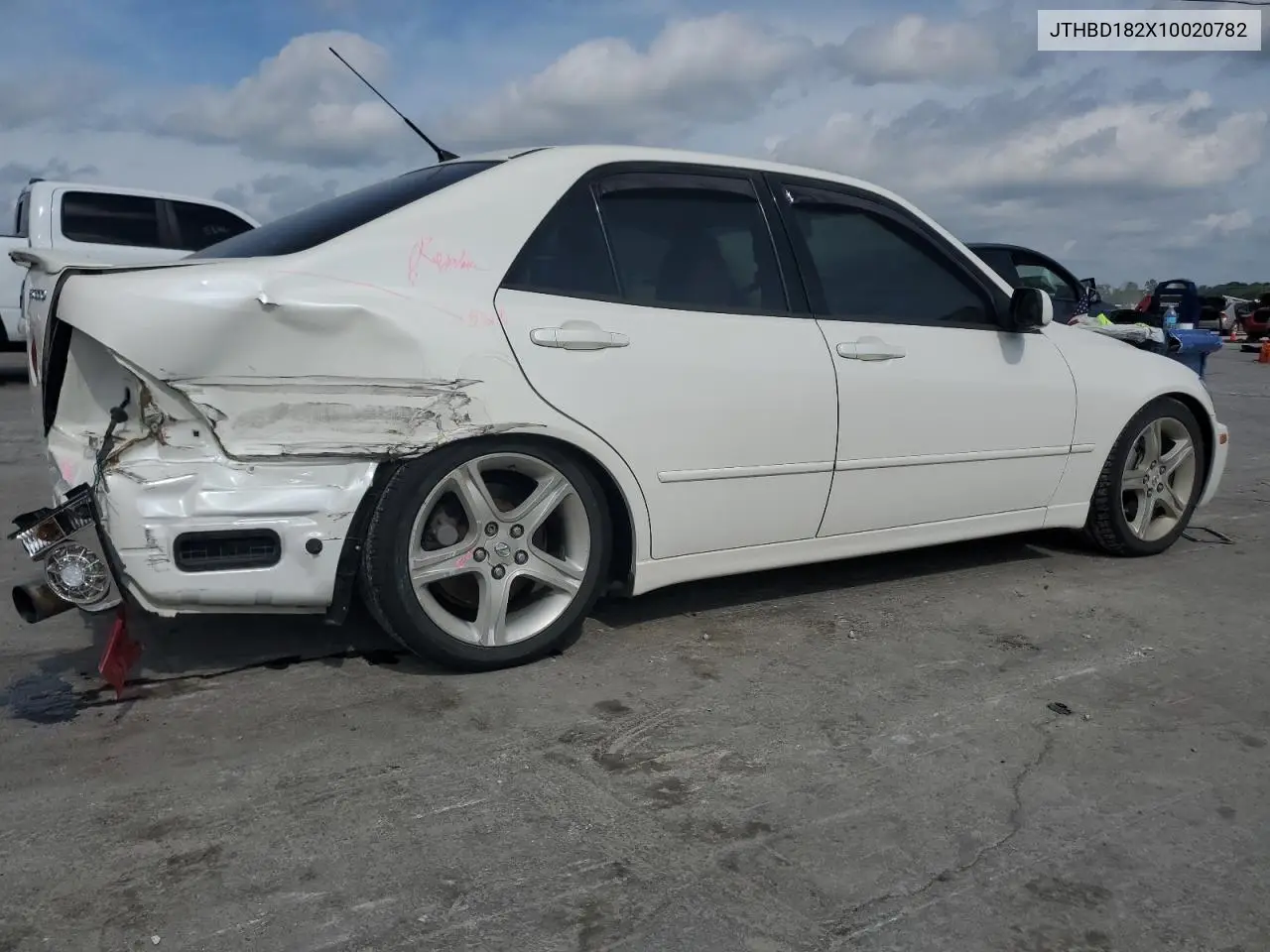 2001 Lexus Is 300 VIN: JTHBD182X10020782 Lot: 55508775