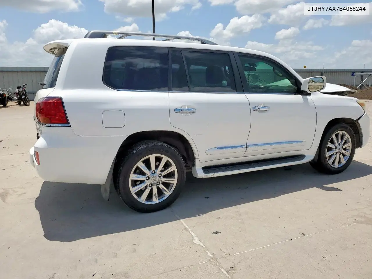 2011 Lexus Lx 570 VIN: JTJHY7AX7B4058244 Lot: 62070635