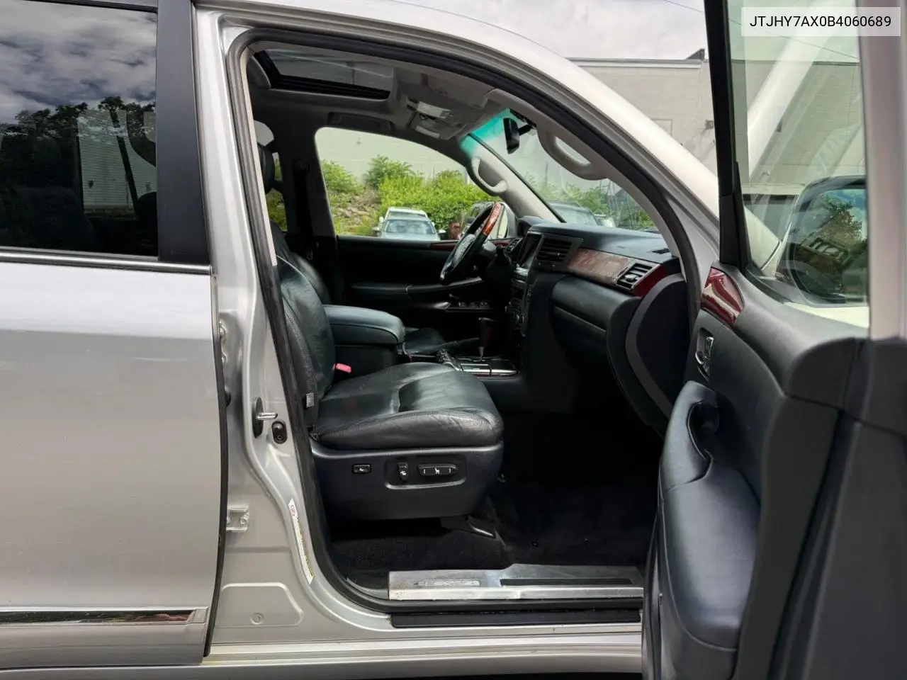 2011 Lexus Lx 570 VIN: JTJHY7AX0B4060689 Lot: 62136305