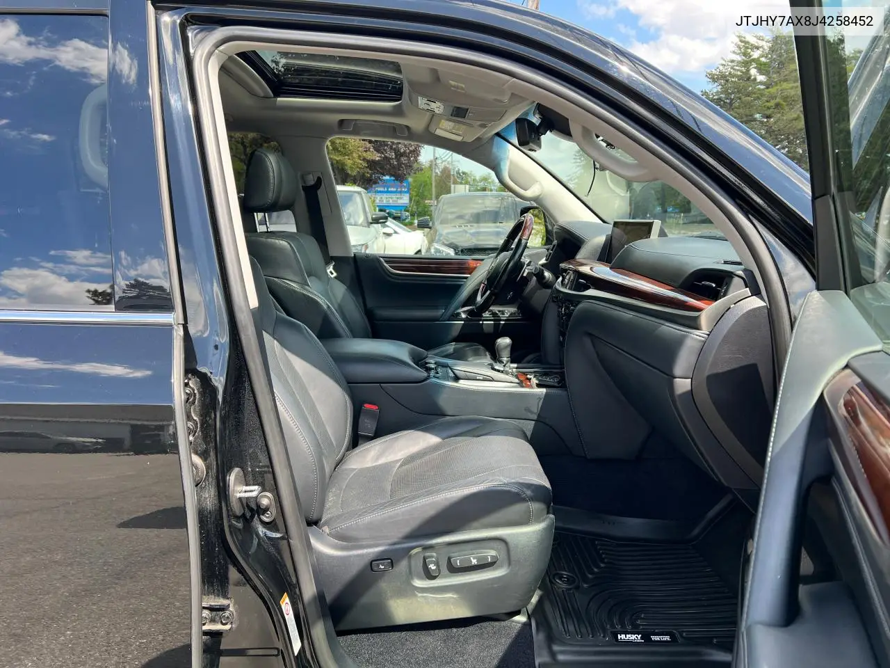 2018 Lexus Lx 570 VIN: JTJHY7AX8J4258452 Lot: 57357365