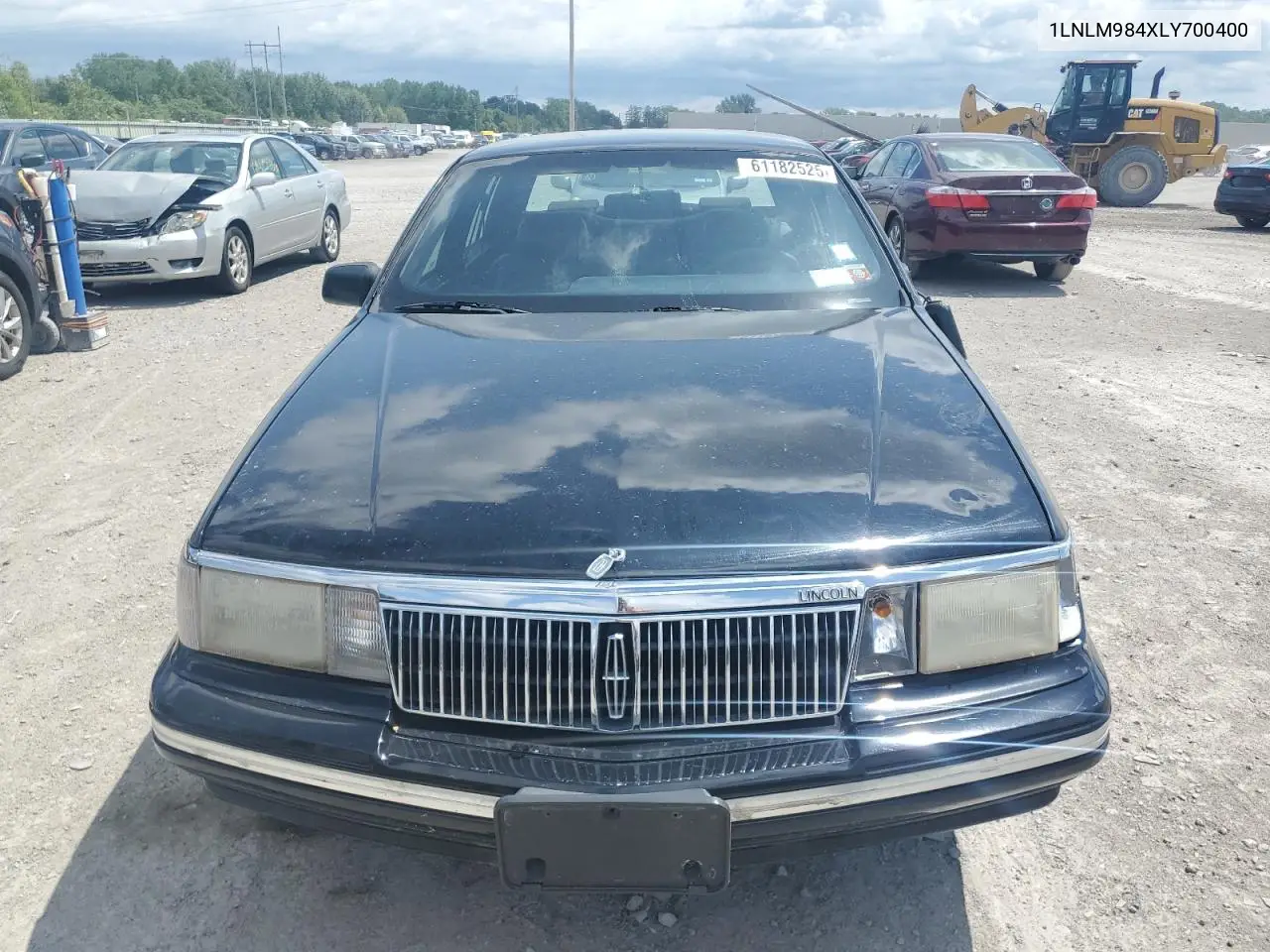 1990 Lincoln Continental Signature VIN: 1LNLM984XLY700400 Lot: 61182525