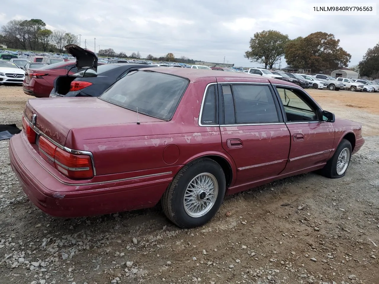 1994 Lincoln Continental Signature VIN: 1LNLM9840RY796563 Lot: 82771114