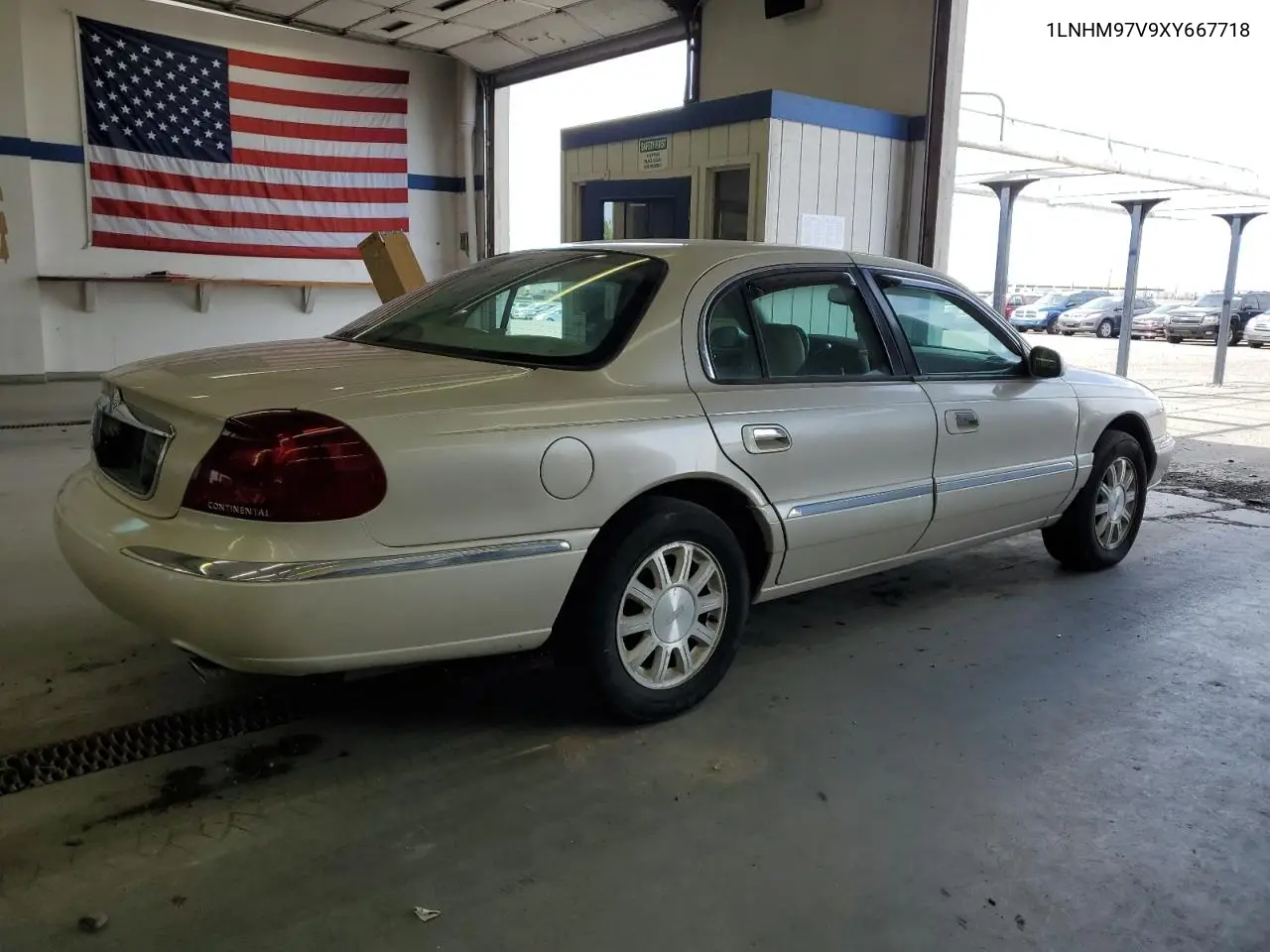 1999 Lincoln Continental VIN: 1LNHM97V9XY667718 Lot: 54892675