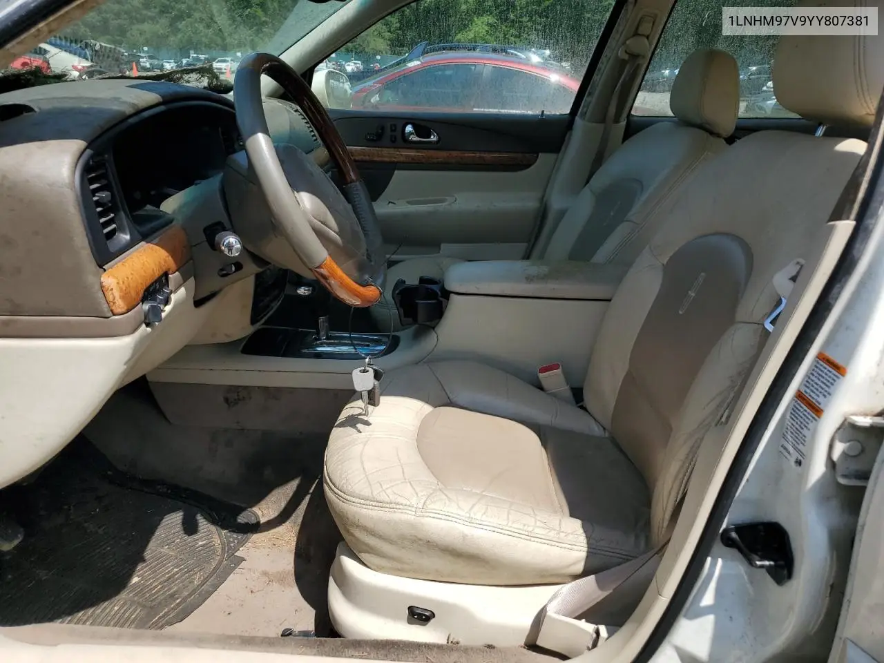 2000 Lincoln Continental VIN: 1LNHM97V9YY807381 Lot: 60002835
