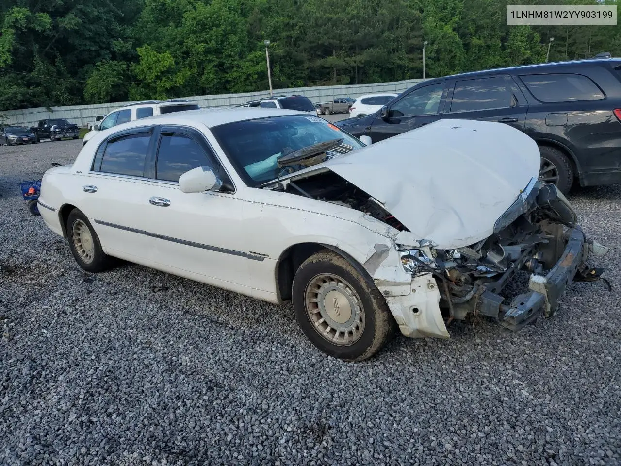 2001 Lincoln Town Car Executive VIN: 1LNHM81W2YY903199 Lot: 56205045