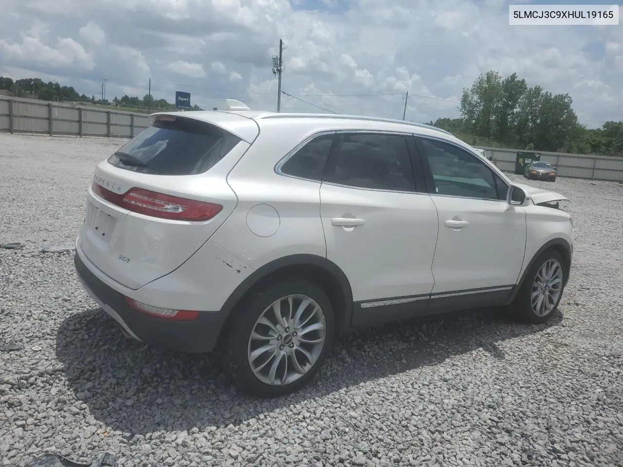 2017 Lincoln Mkc Reserve VIN: 5LMCJ3C9XHUL19165 Lot: 61538025