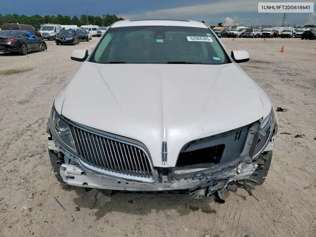 2013 Lincoln Mks VIN: 1LNHL9FT2DG618641 Lot: 62066365