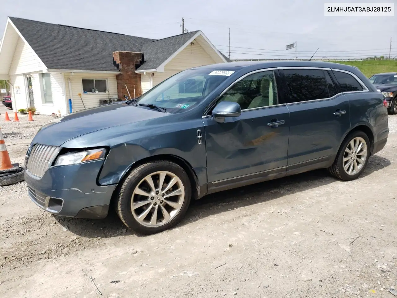 2010 Lincoln Mkt VIN: 2LMHJ5AT3ABJ28125 Lot: 56229505