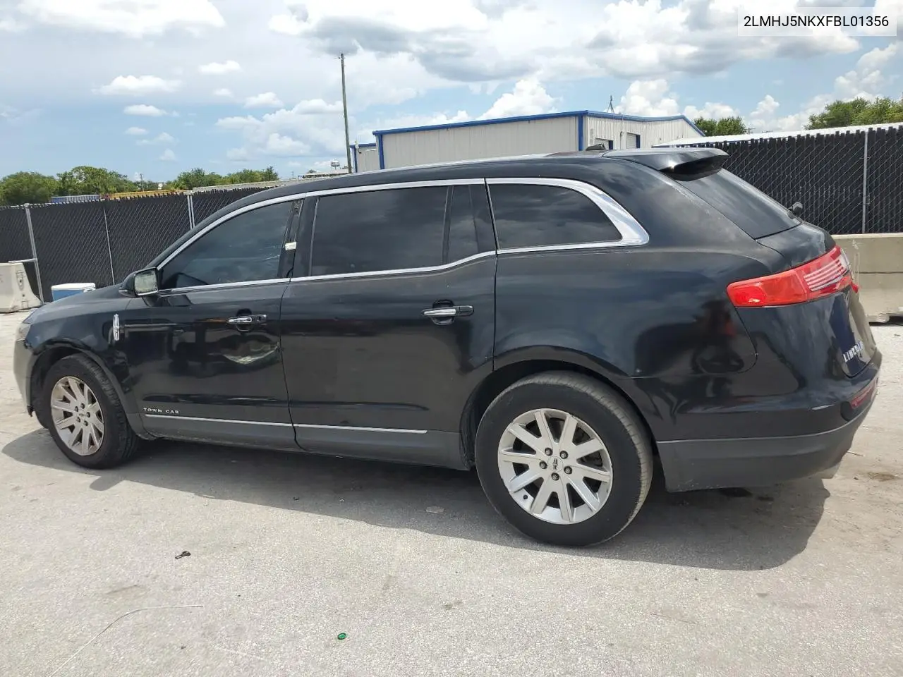 2015 Lincoln Mkt VIN: 2LMHJ5NKXFBL01356 Lot: 62575095
