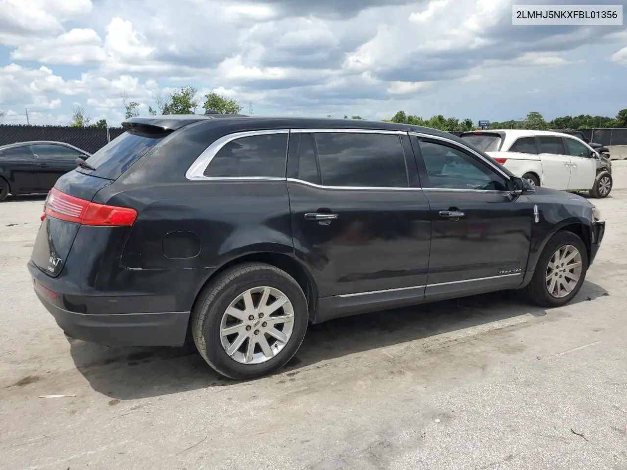 2015 Lincoln Mkt VIN: 2LMHJ5NKXFBL01356 Lot: 62575095