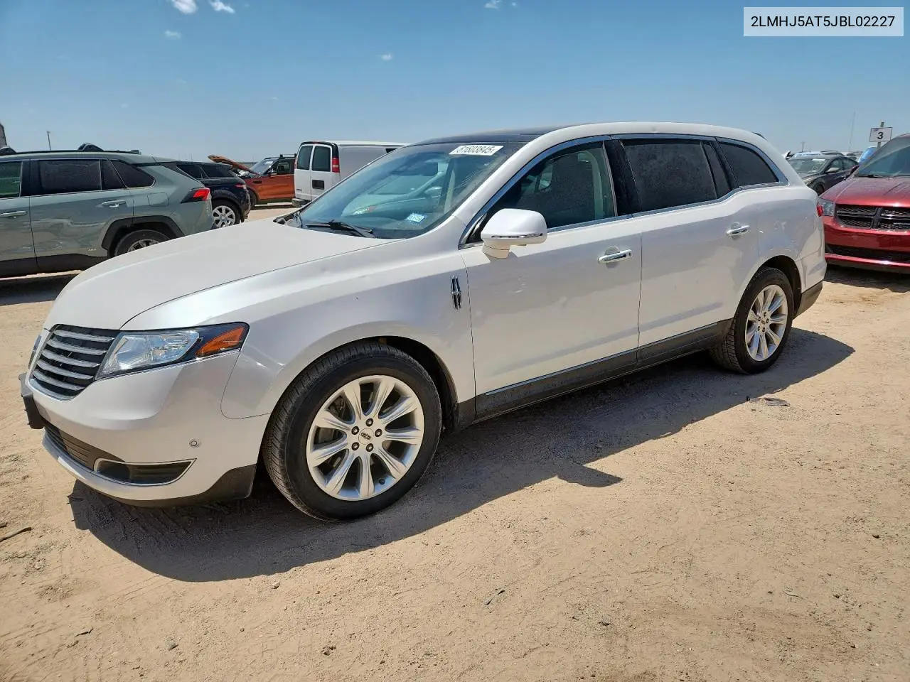 2018 Lincoln Mkt VIN: 2LMHJ5AT5JBL02227 Lot: 61603845