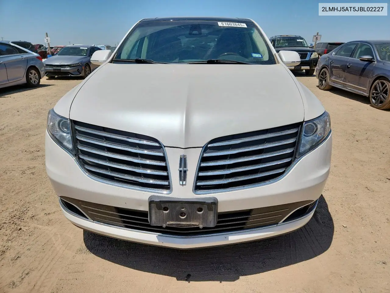 2018 Lincoln Mkt VIN: 2LMHJ5AT5JBL02227 Lot: 61603845