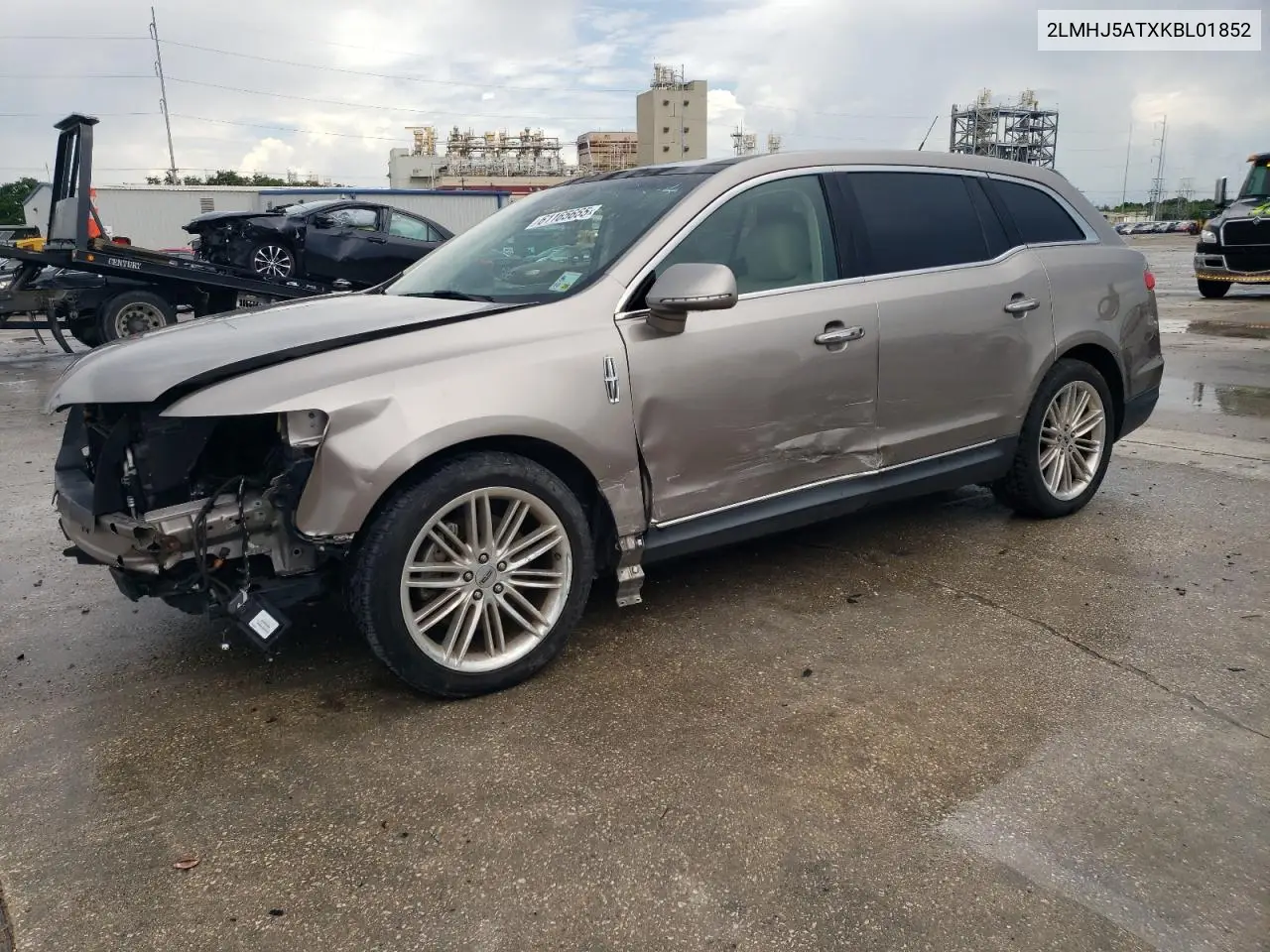 2019 Lincoln Mkt VIN: 2LMHJ5ATXKBL01852 Lot: 61165665