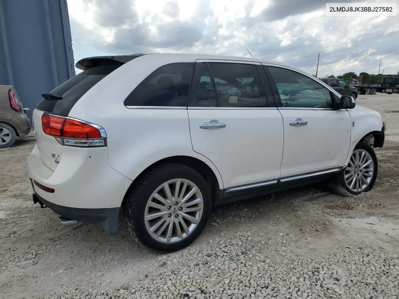 2011 Lincoln Mkx VIN: 2LMDJ8JK3BBJ27582 Lot: 56555245