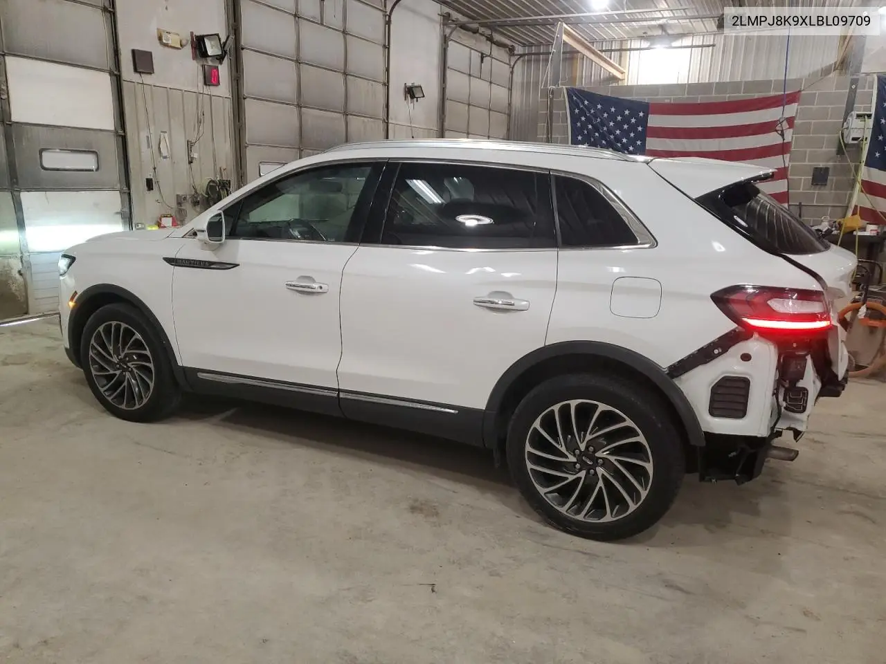 2020 Lincoln Nautilus Reserve VIN: 2LMPJ8K9XLBL09709 Lot: 50779795