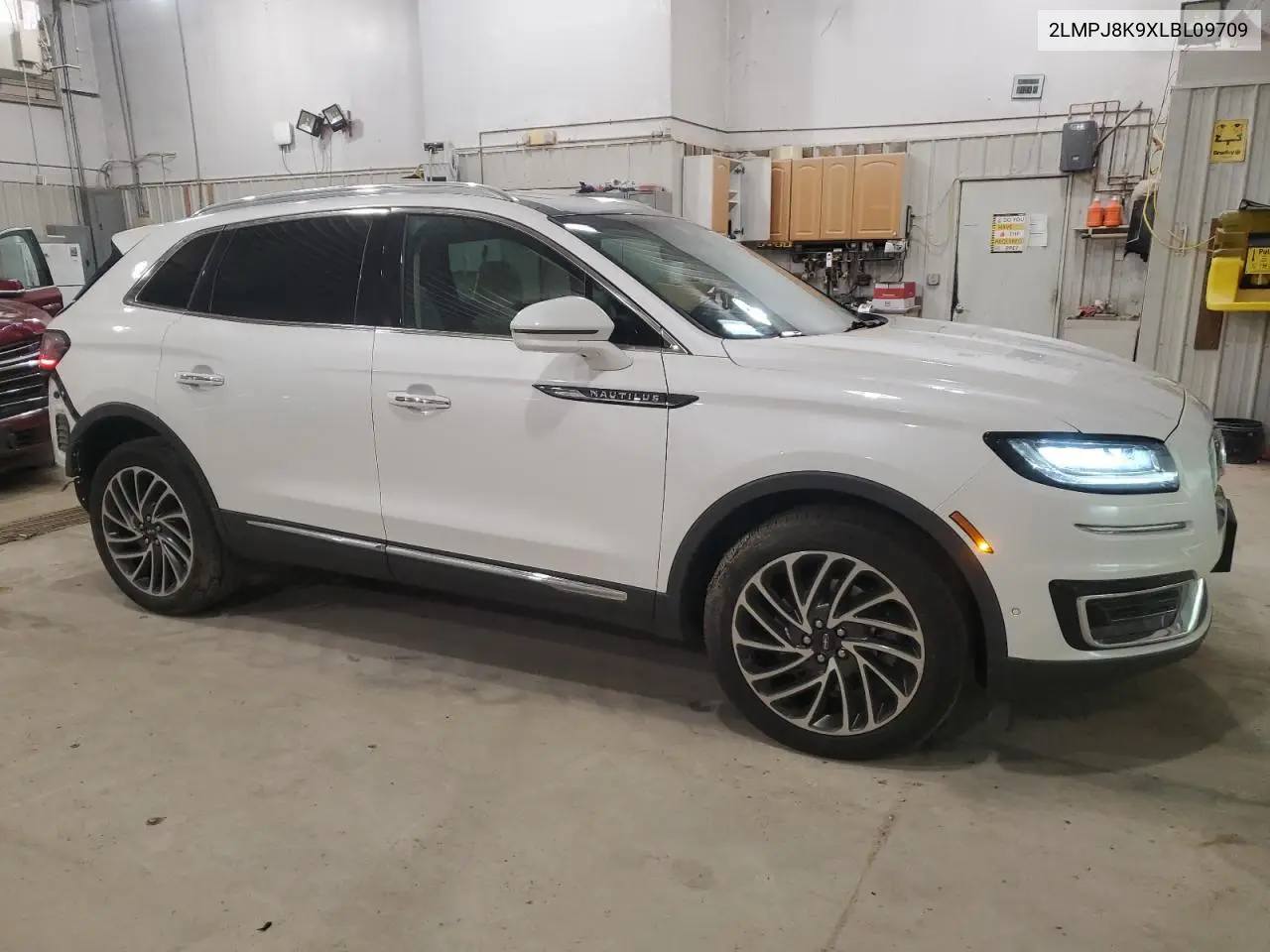 2020 Lincoln Nautilus Reserve VIN: 2LMPJ8K9XLBL09709 Lot: 50779795