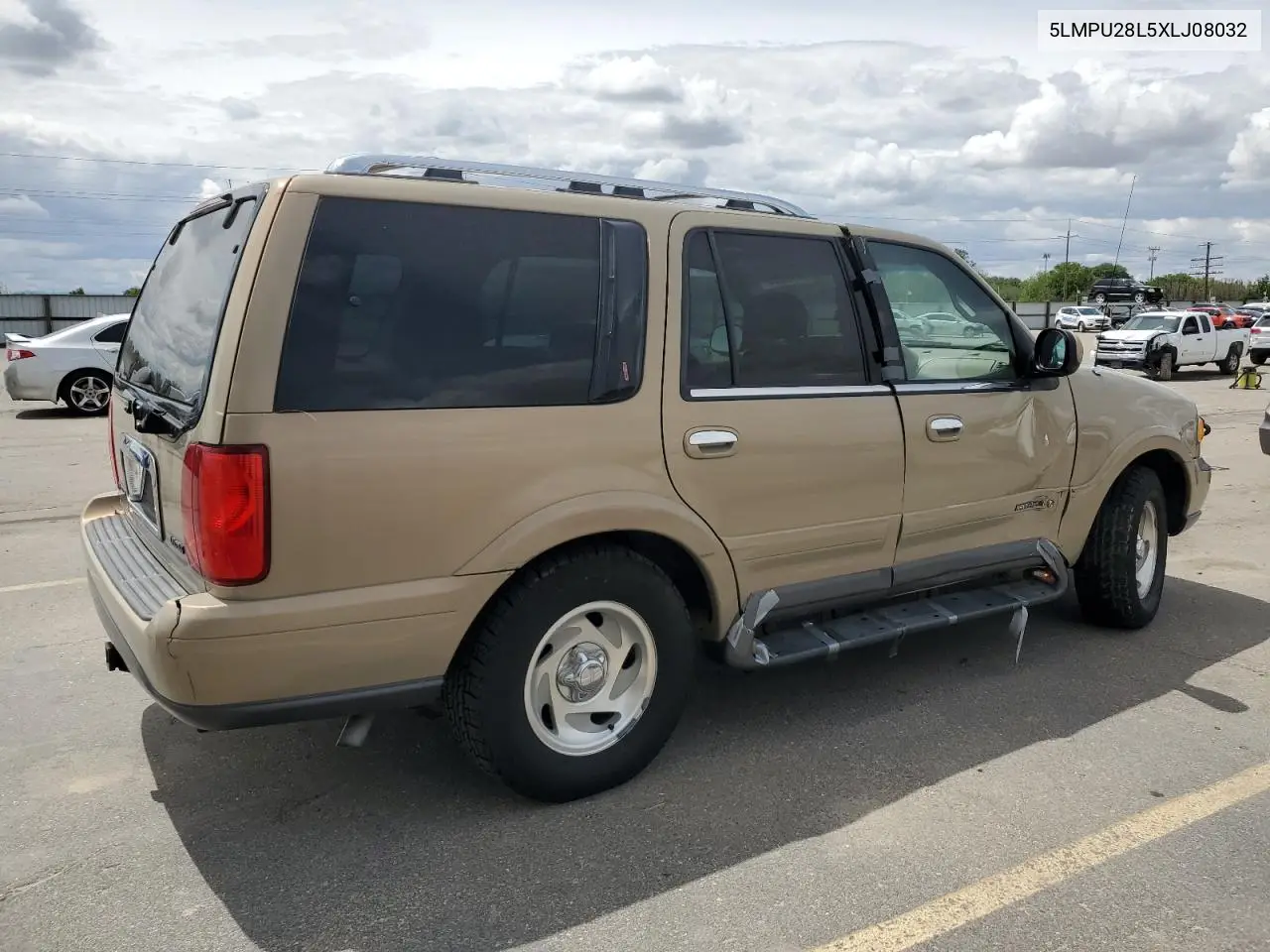 1999 Lincoln Navigator VIN: 5LMPU28L5XLJ08032 Lot: 57161235