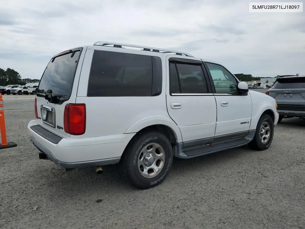 2001 Lincoln Navigator VIN: 5LMFU28R71LJ18097 Lot: 56051245