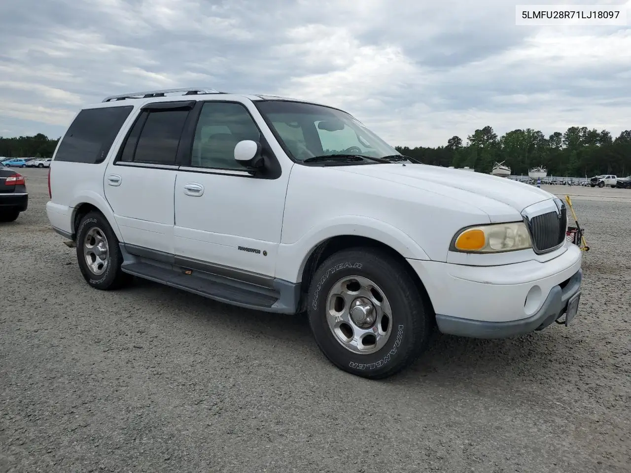 2001 Lincoln Navigator VIN: 5LMFU28R71LJ18097 Lot: 56051245
