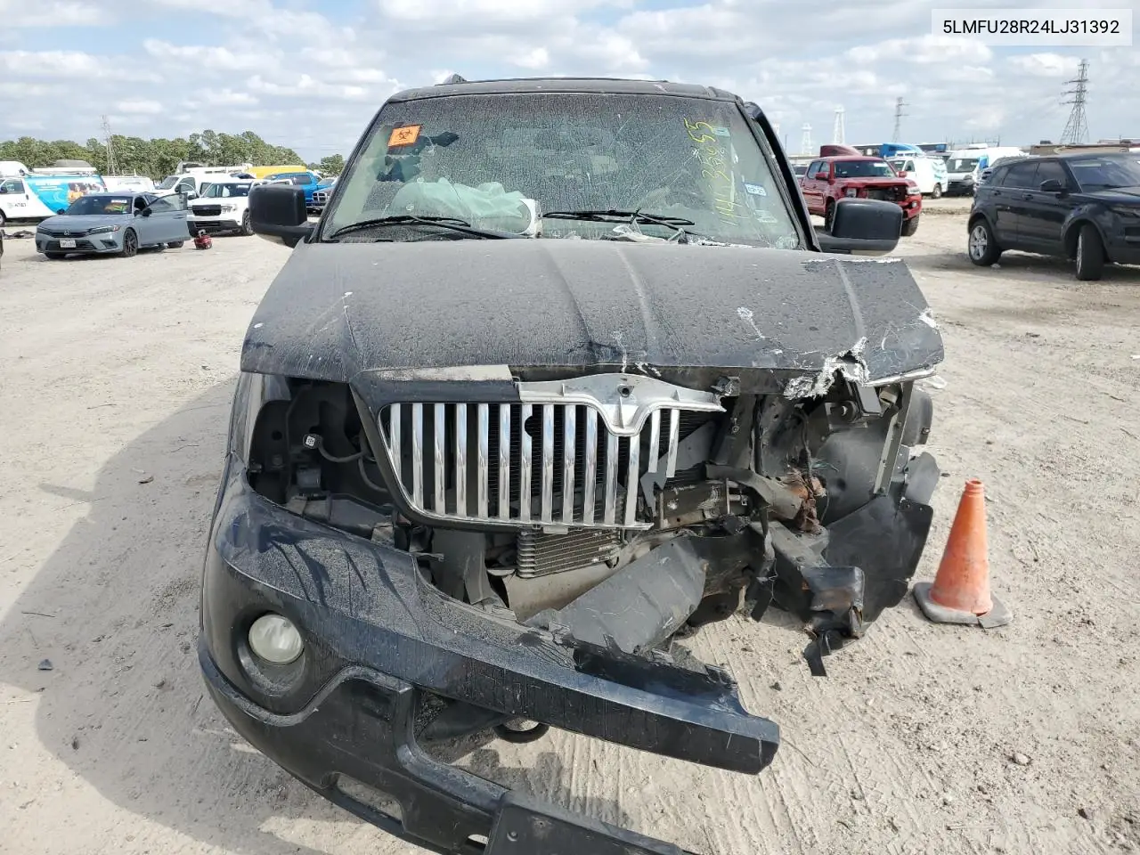 2004 Lincoln Navigator VIN: 5LMFU28R24LJ31392 Lot: 44535655