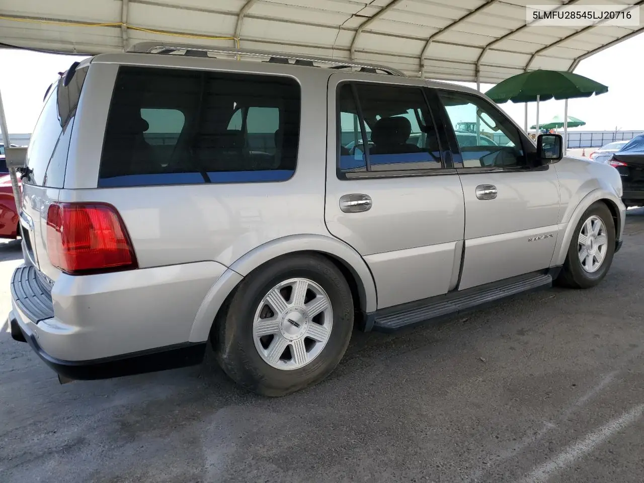 2005 Lincoln Navigator VIN: 5LMFU28545LJ20716 Lot: 62369565