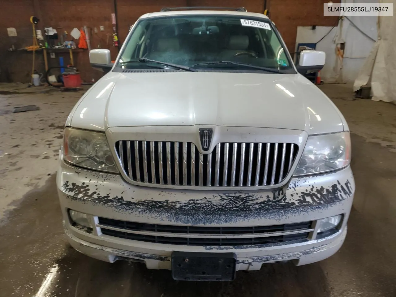 2005 Lincoln Navigator VIN: 5LMFU28555LJ19347 Lot: 67631534