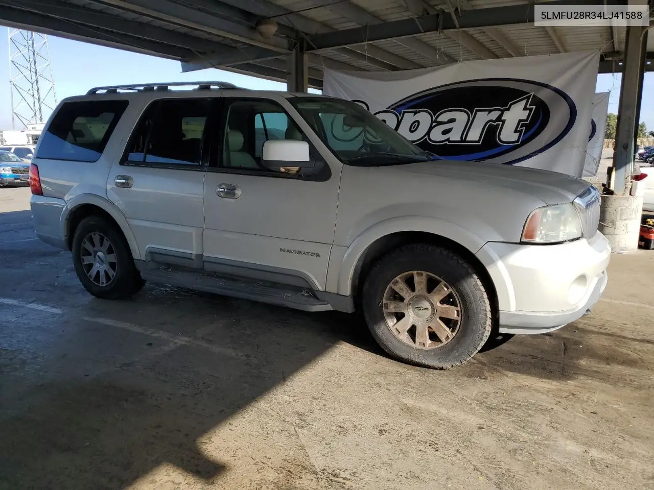 2004 Lincoln Navigator VIN: 5LMFU28R34LJ41588 Lot: 59228125