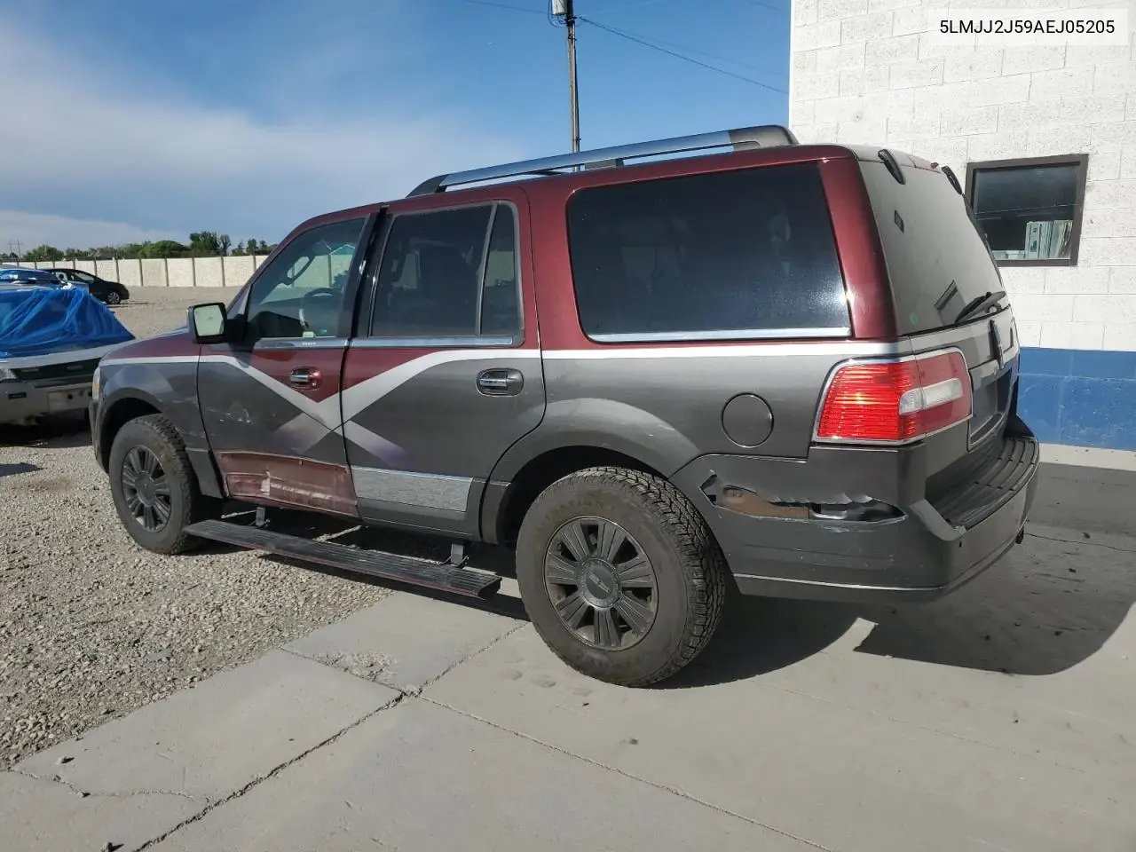 2010 Lincoln Navigator VIN: 5LMJJ2J59AEJ05205 Lot: 61748255