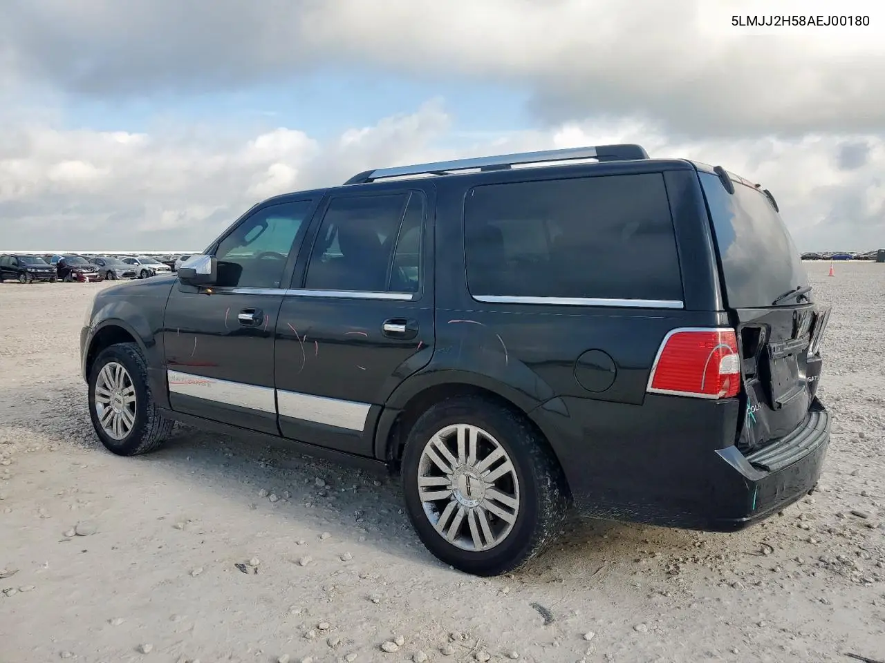 2010 Lincoln Navigator VIN: 5LMJJ2H58AEJ00180 Lot: 61870635