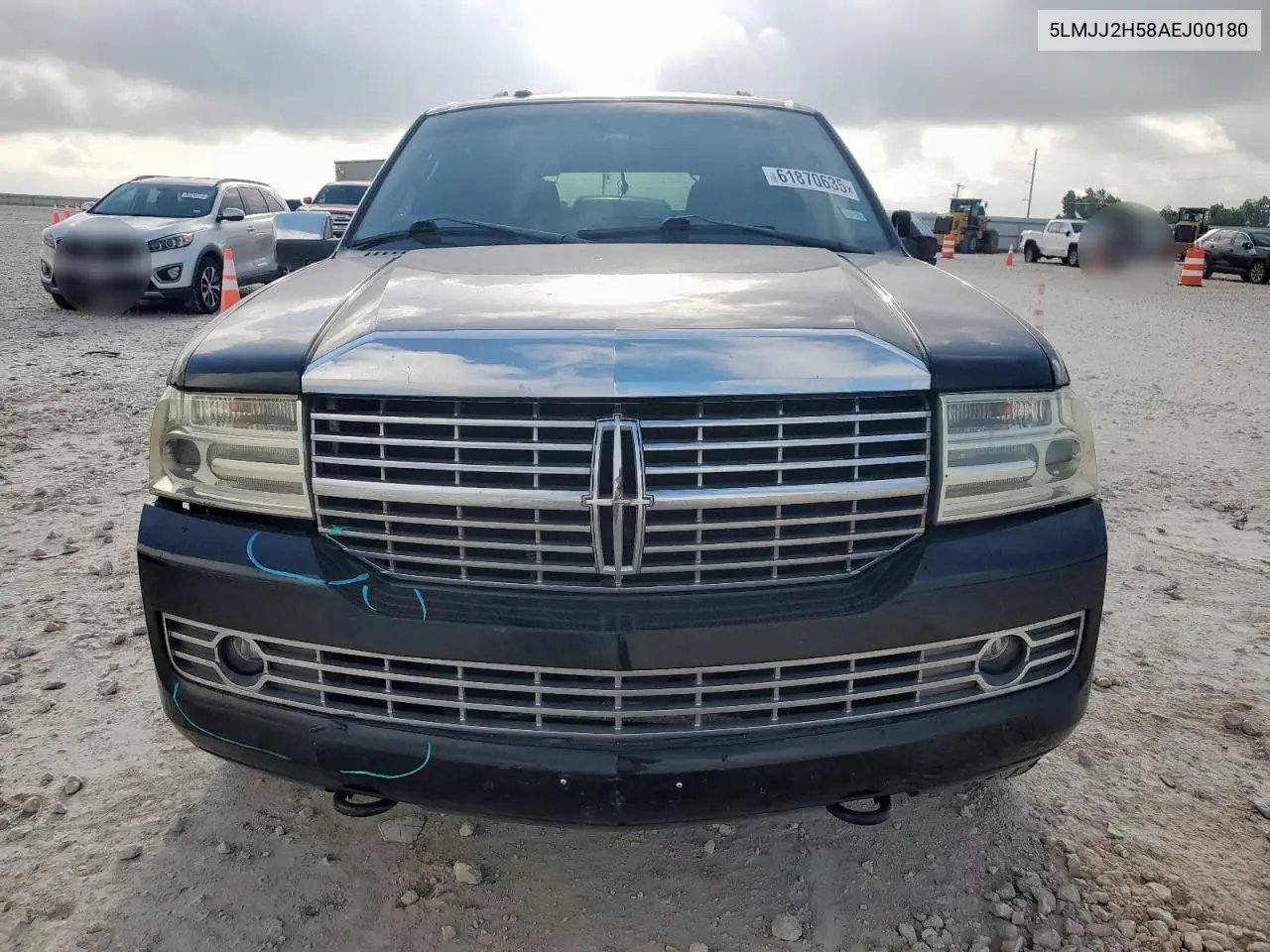 2010 Lincoln Navigator VIN: 5LMJJ2H58AEJ00180 Lot: 61870635
